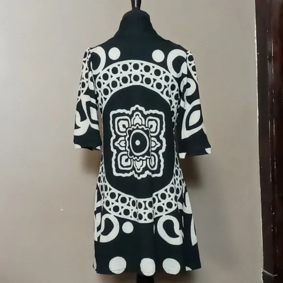 Méchant Black and White Patterned Pull Over Sweater w Front Design Button S - Picture 2 of 8